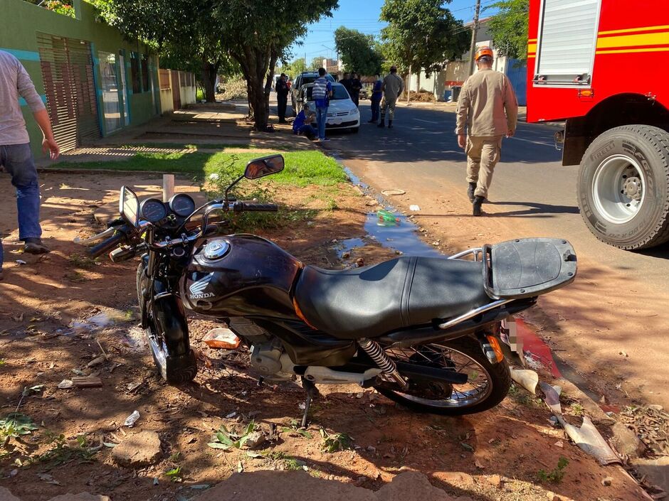 Batida deixou motociclista ferido 