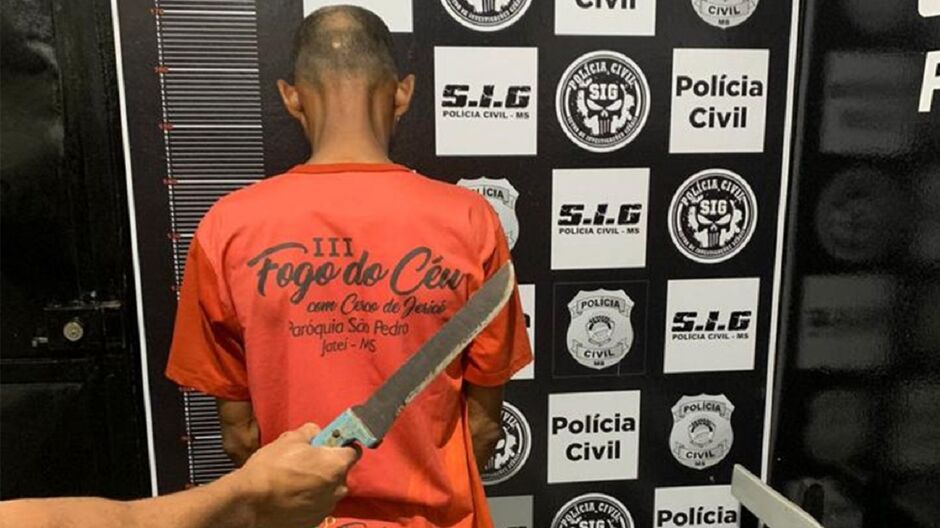 Comparsa estava com faca para ajudar em homicídio 