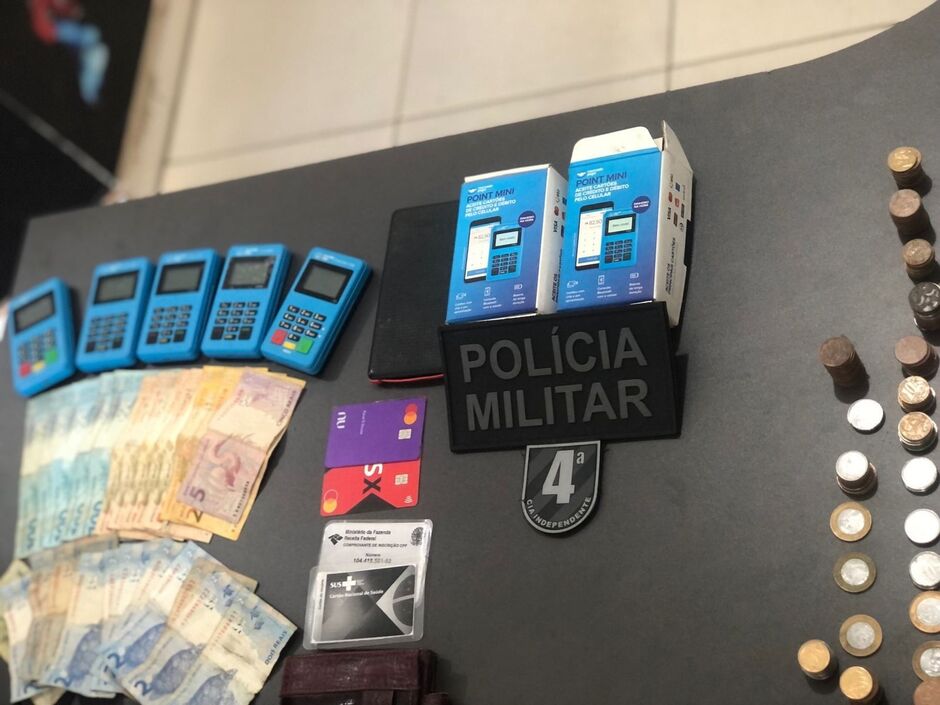 Suspeito do crime tinha dinheiro e máquinas de cartões 