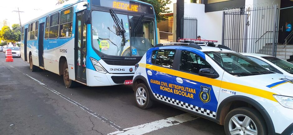 Ônibus onde ataque a meninas ocorreu 