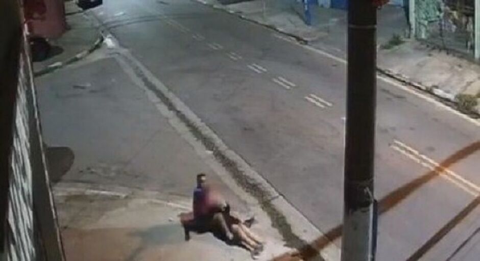 Mulher foi salva pela Bíblia