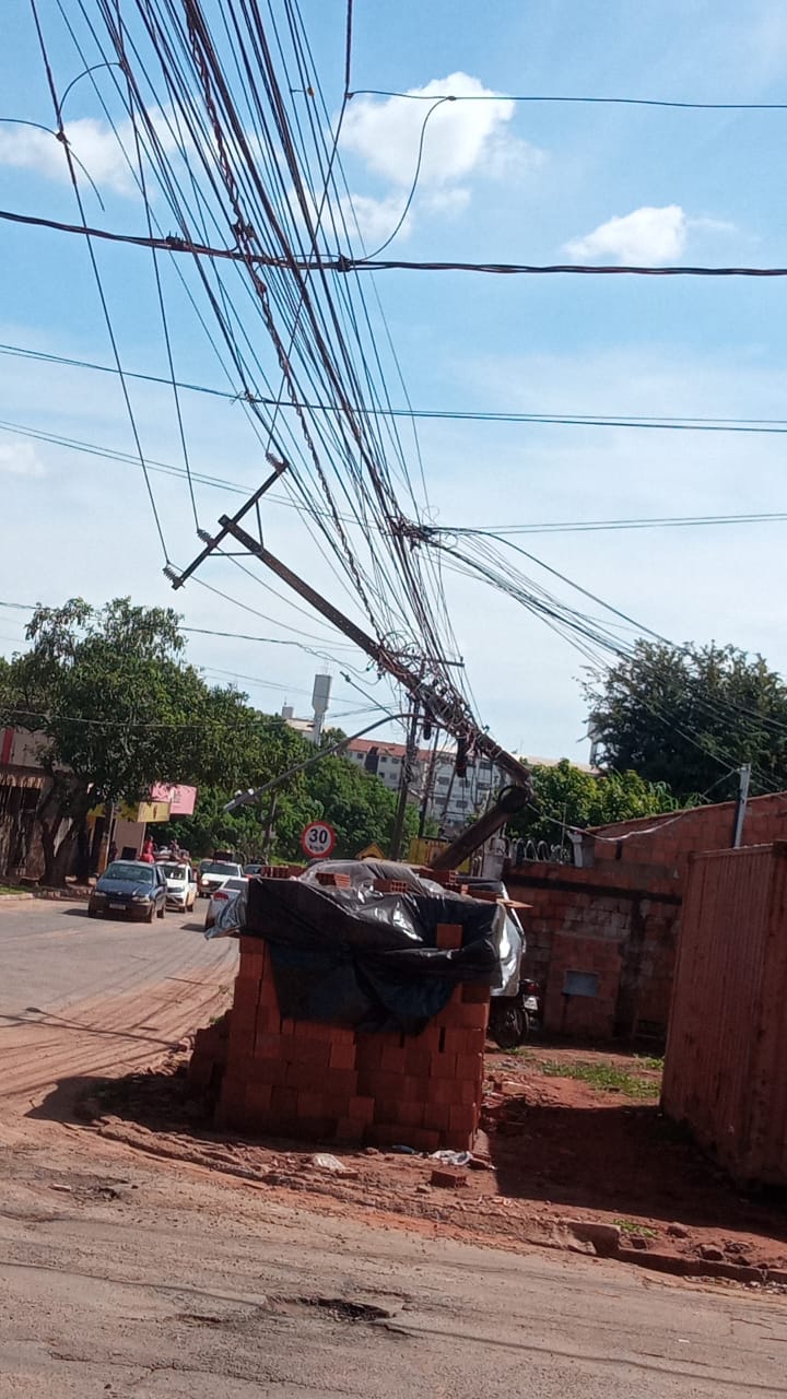 Poste quebrado