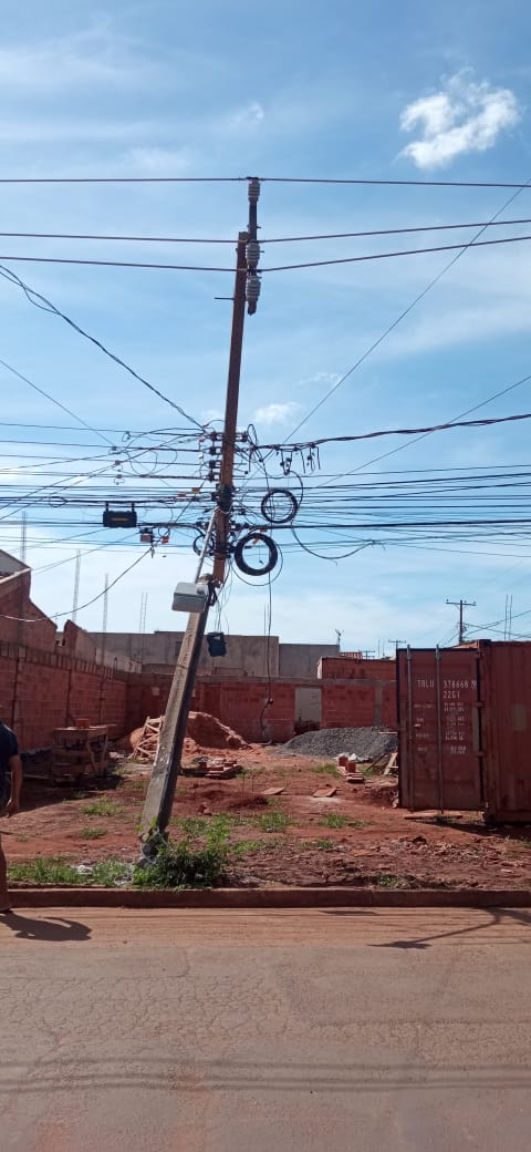 Poste quebrado