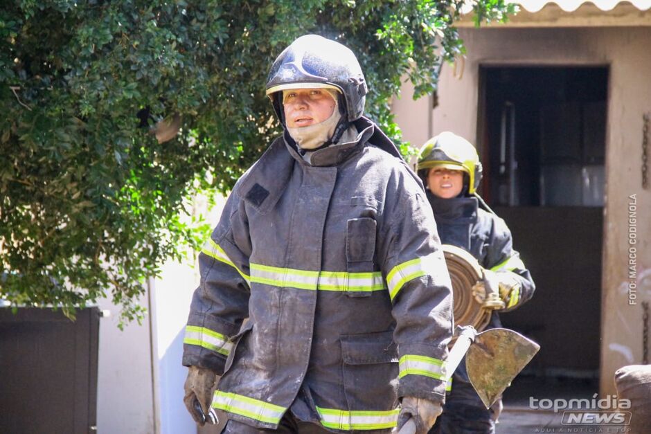 O Corpo de Bombeiros conseguiu conter as chamas 