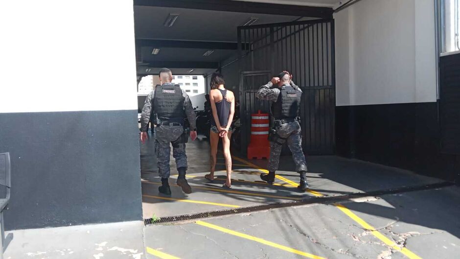 Mulher é a primeira presa em Campo Grande durante operação contra o Comando Vermelho