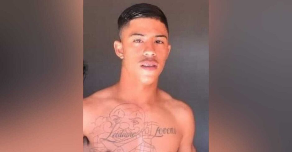 Jovem estava na companhia de amigos quando foi morto