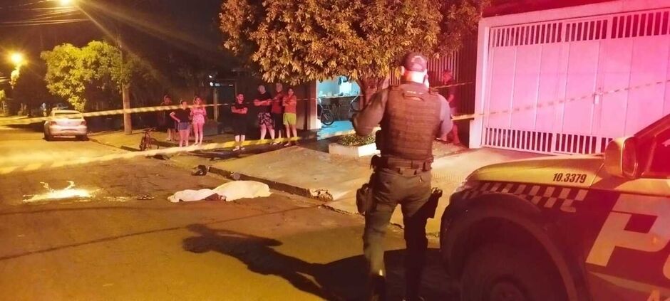 Ele morreu no local do crime 