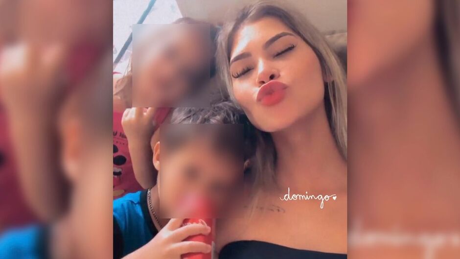 Angela com os filhos
