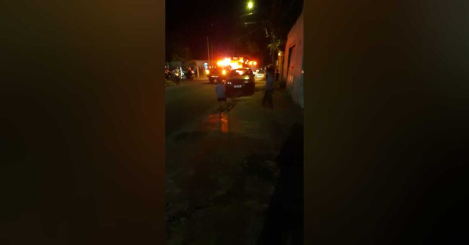 Incêndio ocorreu na noite desta quinta-feira