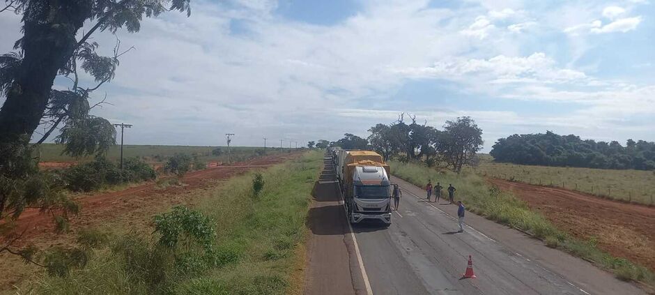 Caminhão após o acidente