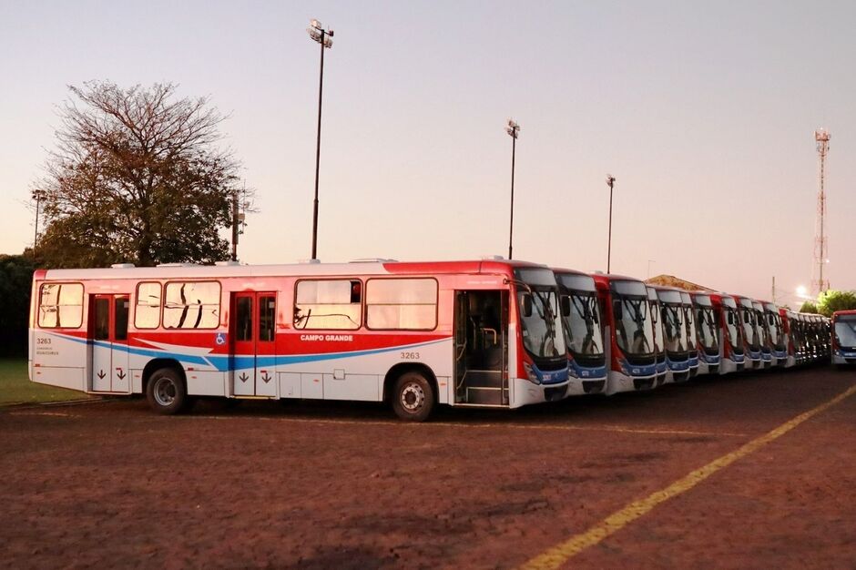 Ônibus serão entregues por prefeita e Consórcio 