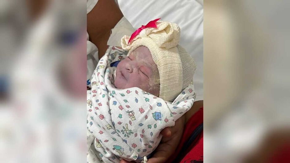 Bebê nasceu saudável e parto foi realizado na viatura do Corpo de Bombeiros
