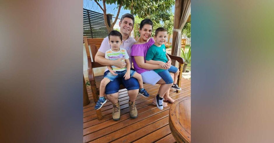 Casal Glendhel  e Kallyne e os filhos Kallel e Kauê