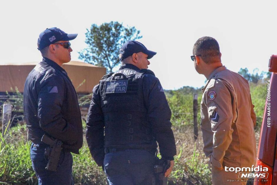 Corpo de Bombeiros prestando os primeiros atendimentos 