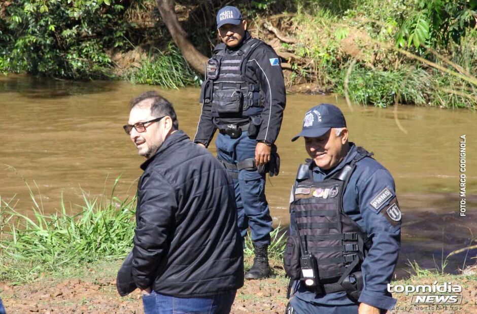 Corpo de Bombeiros prestando os primeiros atendimentos 