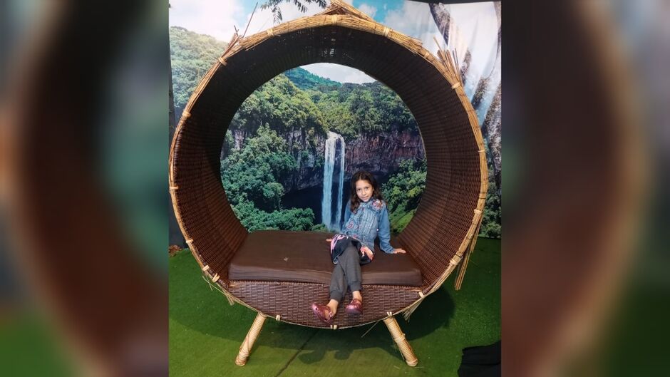 Júlia tem 7 anos