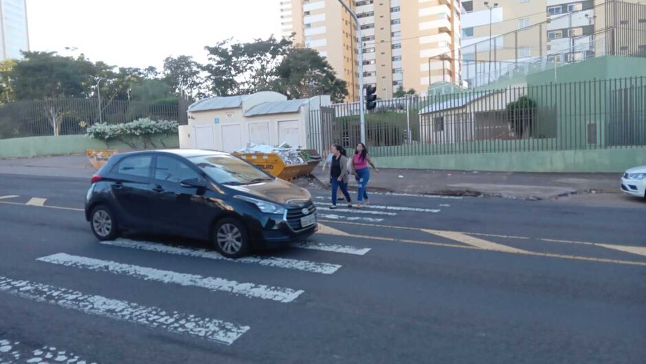 A mulher foi socorrida pelo Corpo de Bombeiros 