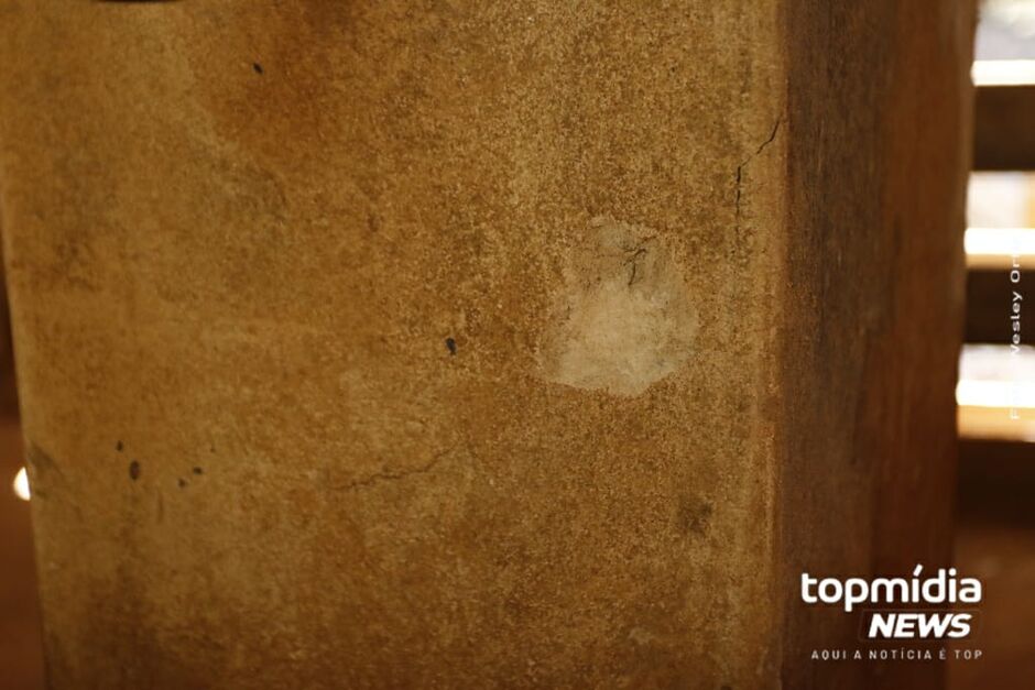 Marcas de tiro foram encontradas na parede da resid&ecirc;ncia