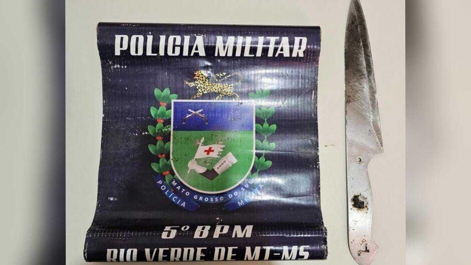 Faca que estava nas mãos do suspeito