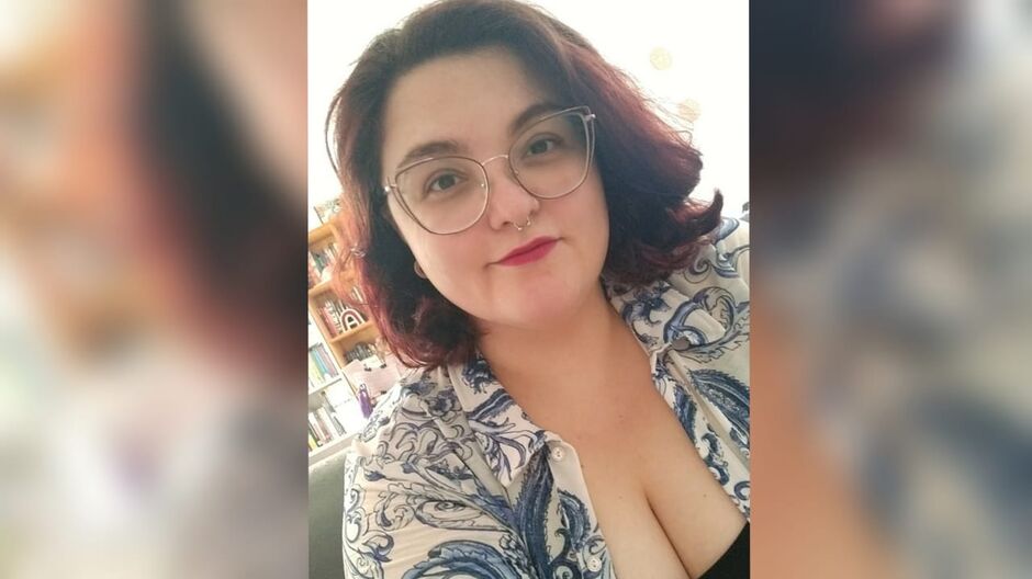 Adrianna Alberti &eacute; escritora, professora, revisora e consultora acad&ecirc;mica