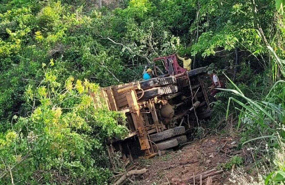 Caminhão parou em local de difícil acesso 