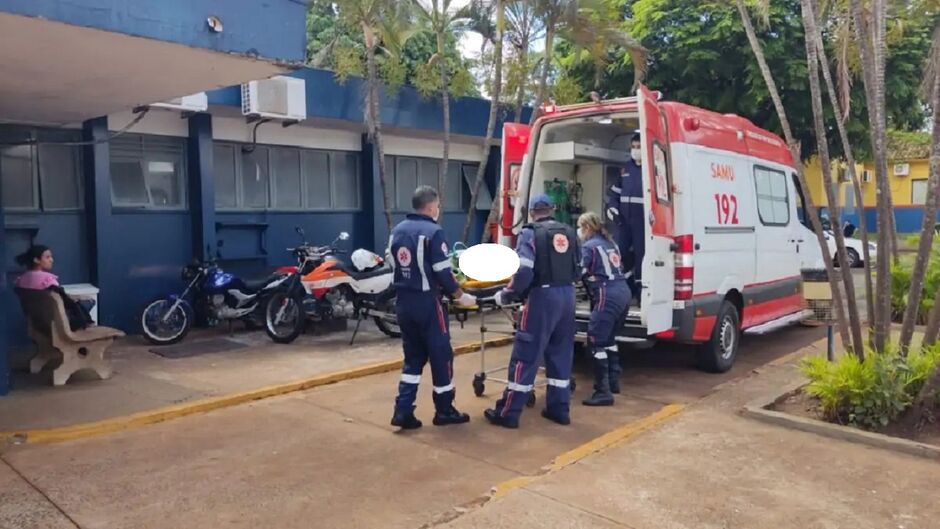 Mulher chegou conversando, mas com muitas dores - ilustrativa 