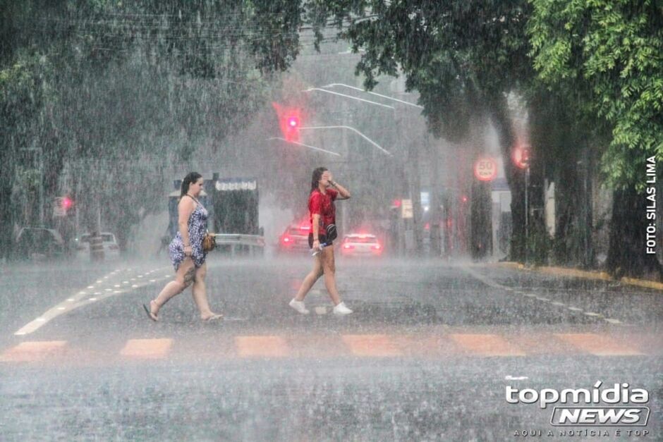 Chuva pode chegar até mesmo em Campo Grande