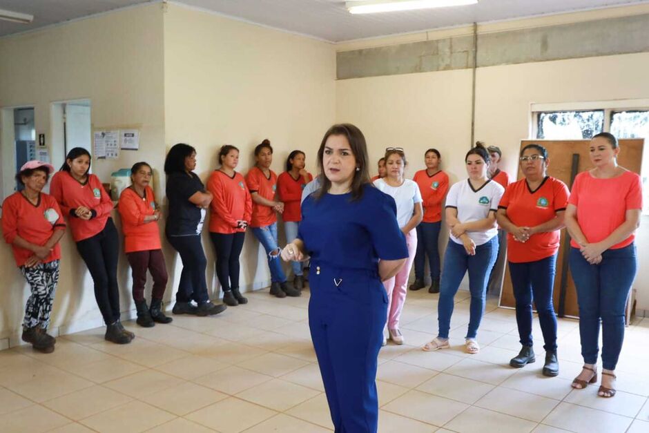 Entrega teve participação da prefeita