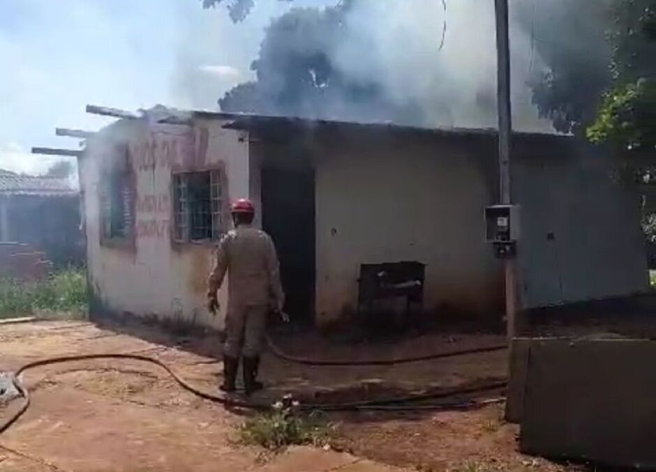 Fogo mobilizou Bombeiros para o Santa Luzia 