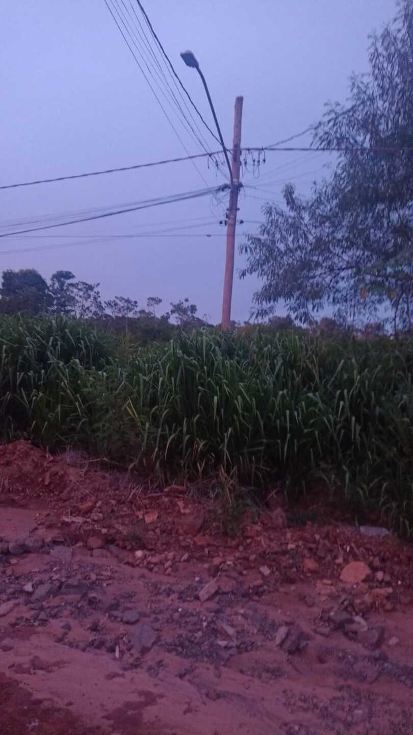 Com chuva ou sem, rua fica intransitável 