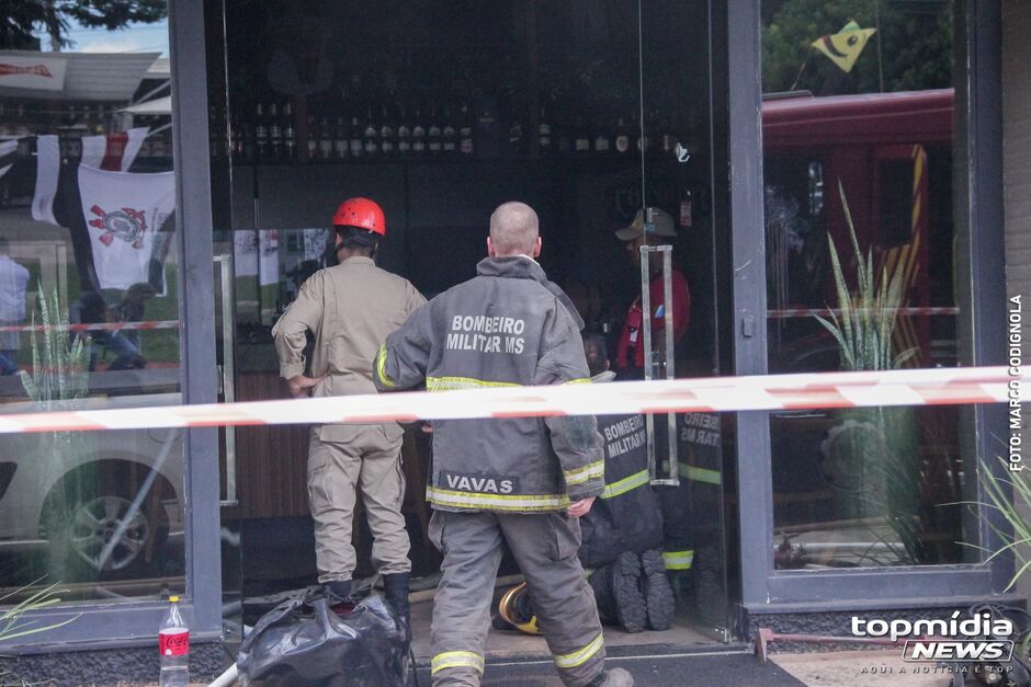 Incêndio aconteceu neste sábado (27)