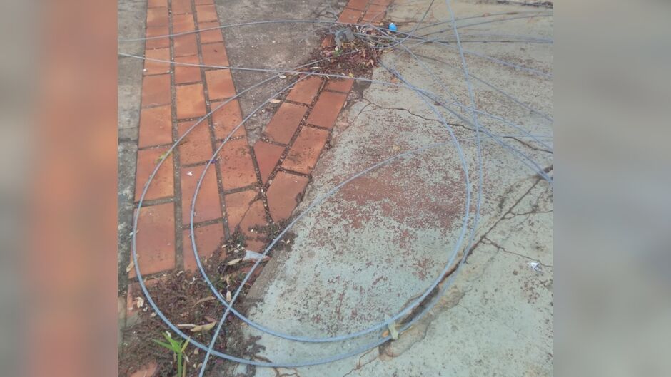 A fiação está na esquina da Travessa Nestor Moreira