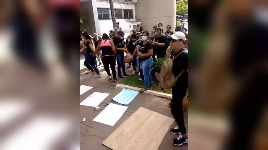 Manifestantes foram recebidas por João Rocha 