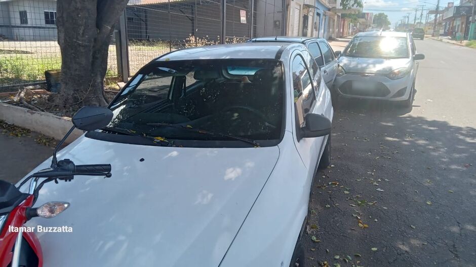 Ap&oacute;s a colis&atilde;o, a mulher ficou no carro passando mal