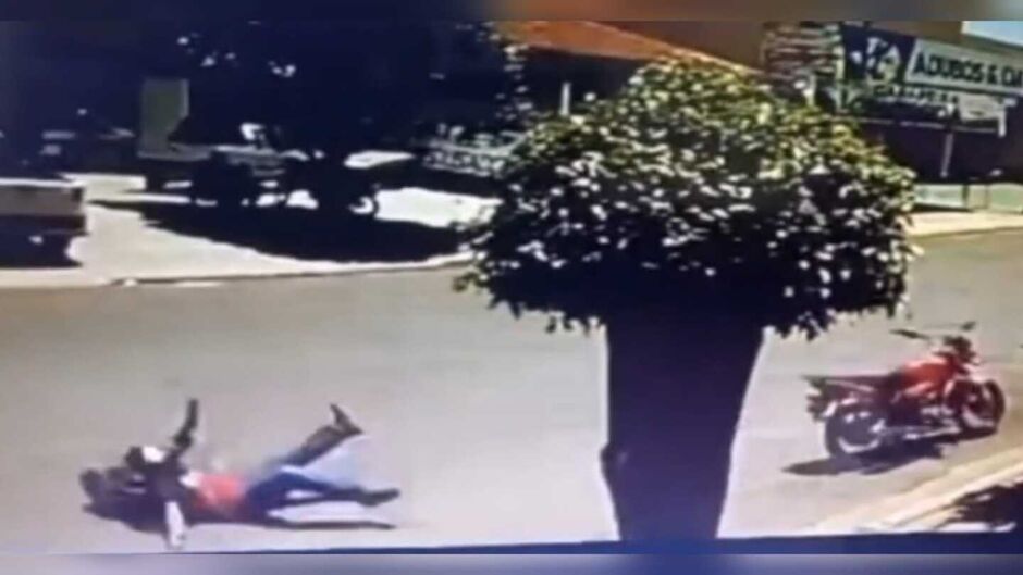 Vítima ficou e moto foi embora