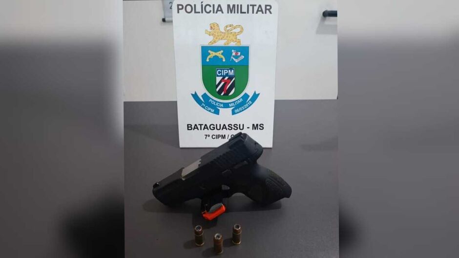 Arma usada por vizinho para ameaçar casal foi apreendida pela polícia