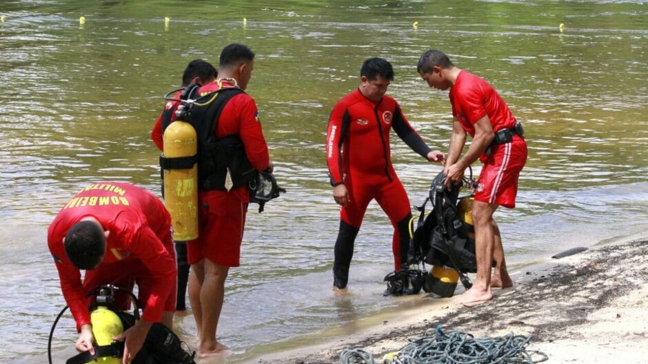 Mergulhadores dos Bombeiros de Goiás resgataram o corpo