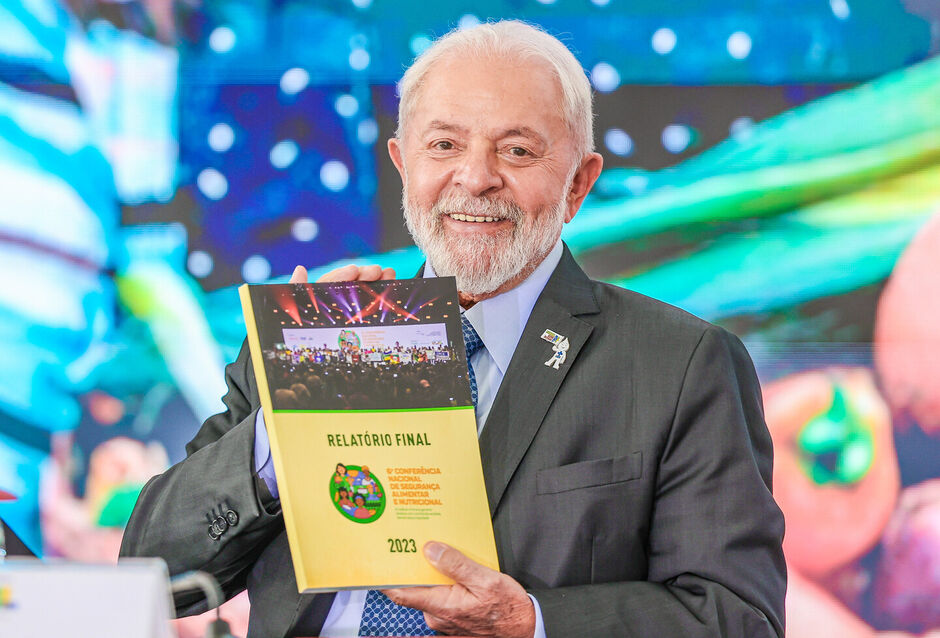 Aprovação do trabalho do presidente Lula recuou três pontos percentuais