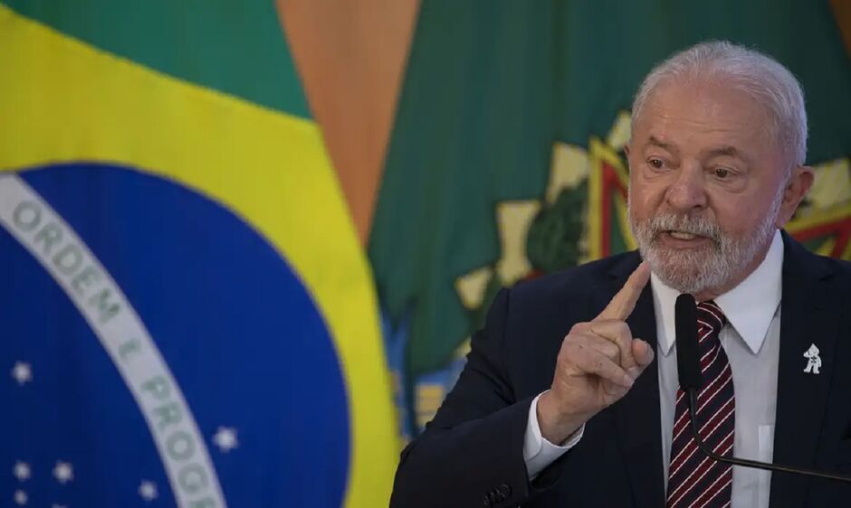 Lula tem queda na popularidade 