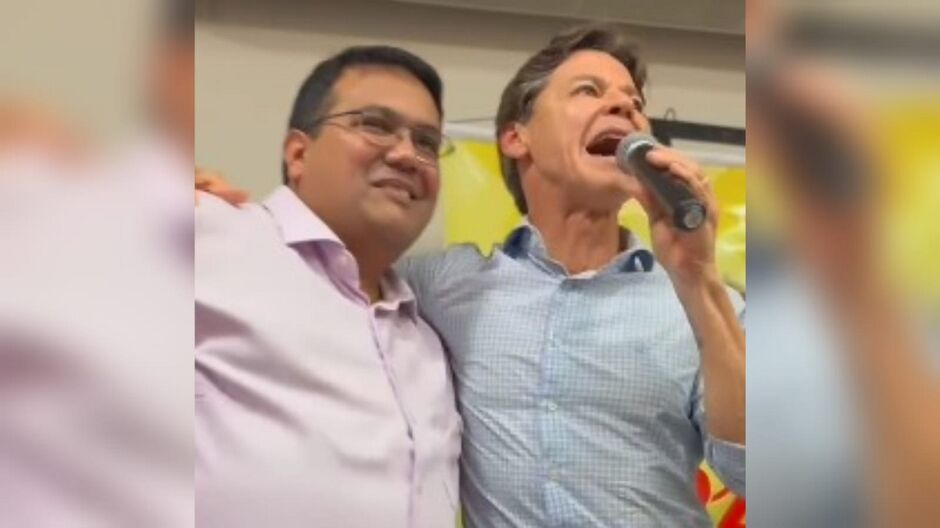 Duarte abraçou Gabriel e exaltou apoio do PSDB