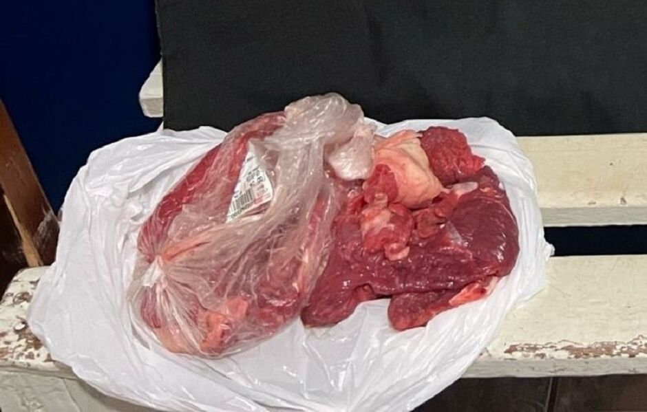 Carne foi furtada de um supermercado da região
