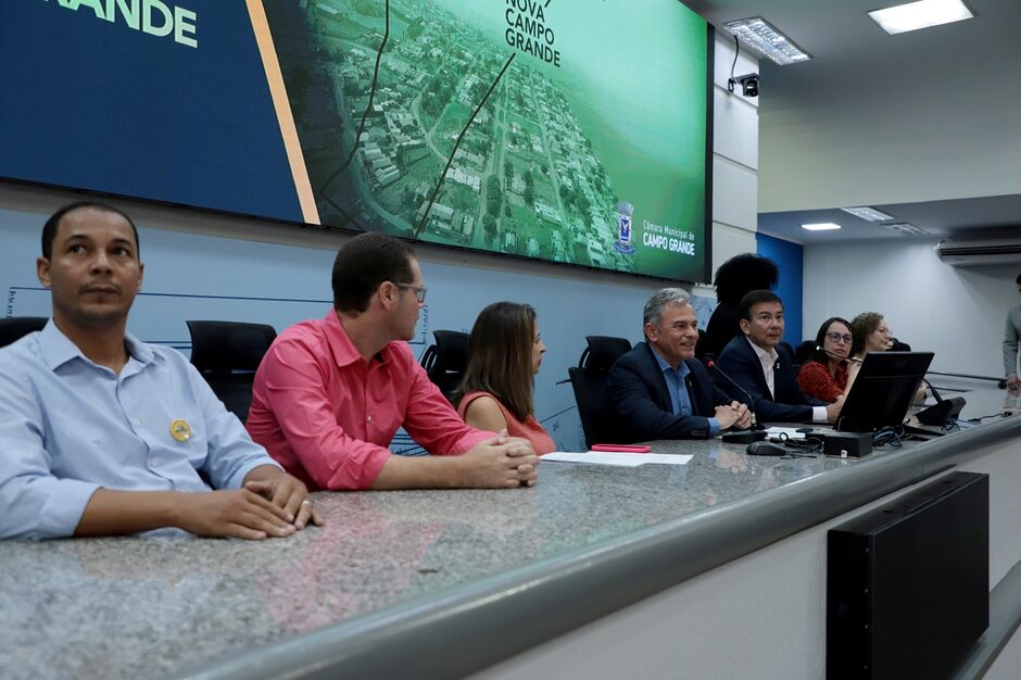 Moradores temem poluição de córregos próximos 