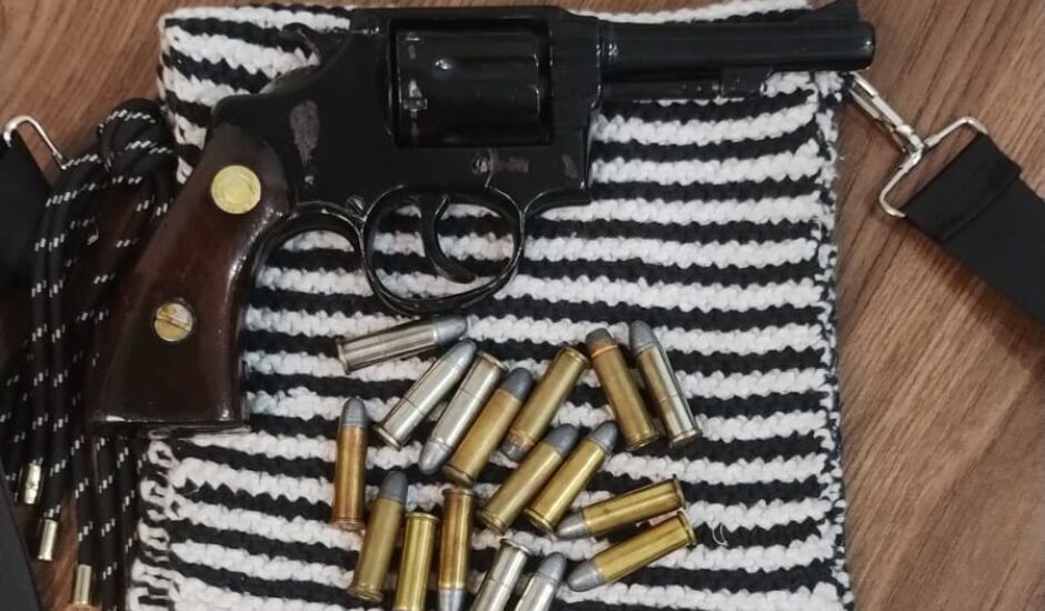 O revólver utilizado no homicídio, foi apreendido com mais 17 munições intactas