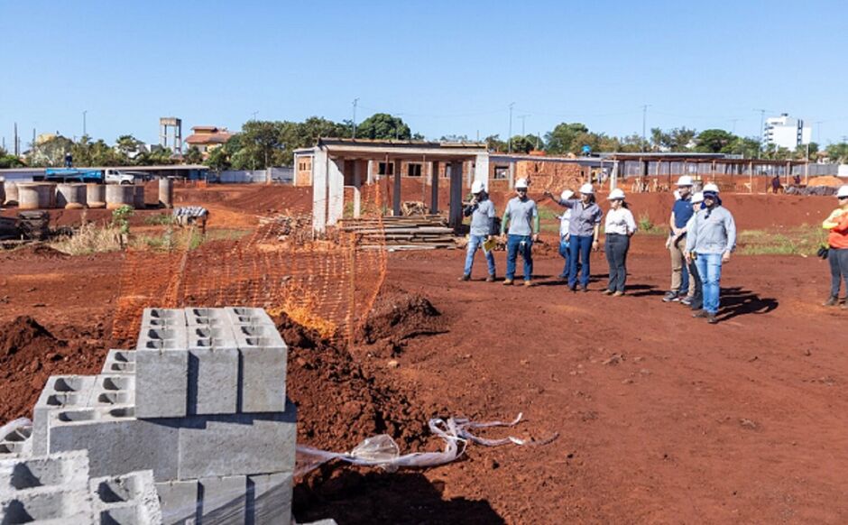Obras seguem e prefeitura cita compromisso com moradia popular 