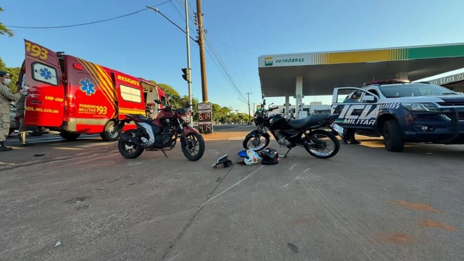 Ambos motociclista ficaram feridos e foram encaminhados para o Hospital Regional