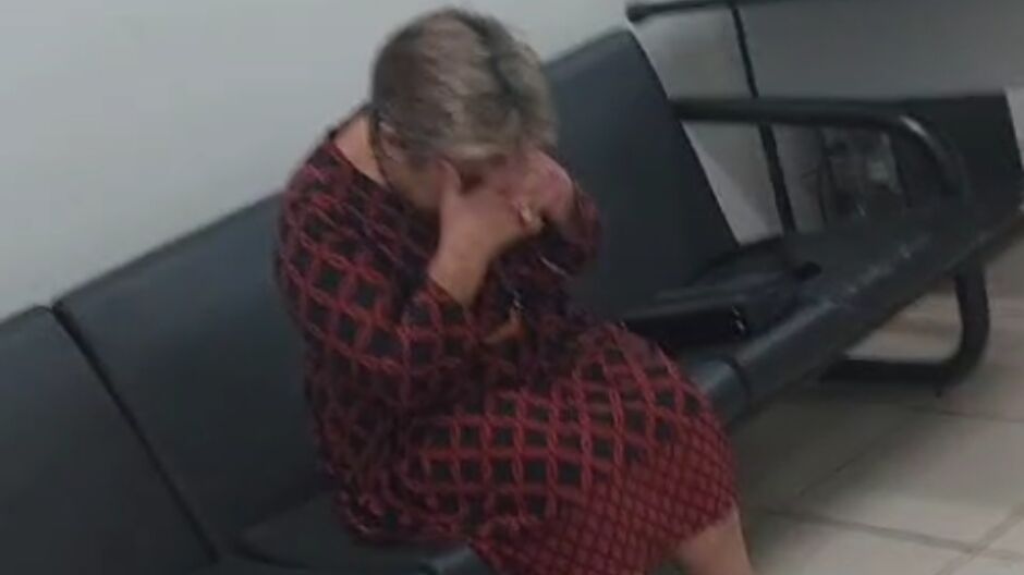 Abalada, a filha afirma que a idosa começou a chorar,