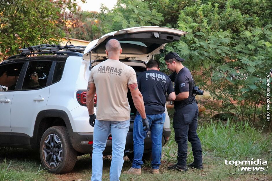 Polícia Científica periciou todo o veículo encontrado