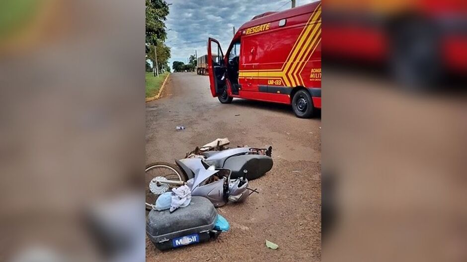 Acidente entre moto e picape deixa motociclista ferido em São Gabriel