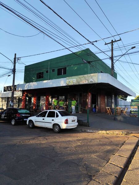 Self-service de caldo de cana faz sucesso no bairro, e atrai gente de várias regiões de Campão