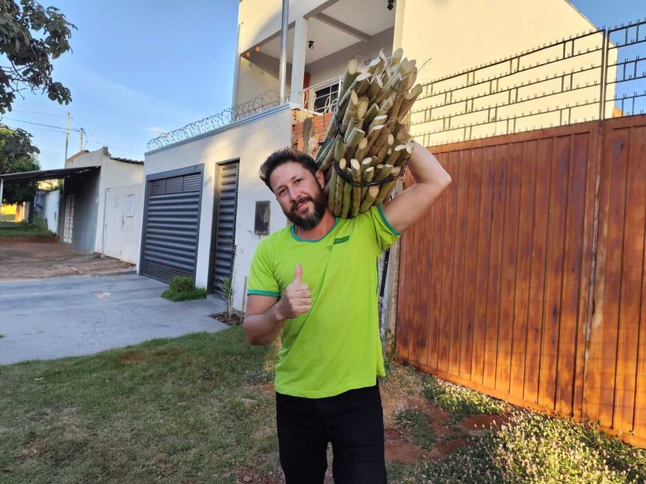 Self-service de caldo de cana faz sucesso no bairro, e atrai gente de várias regiões de Campão